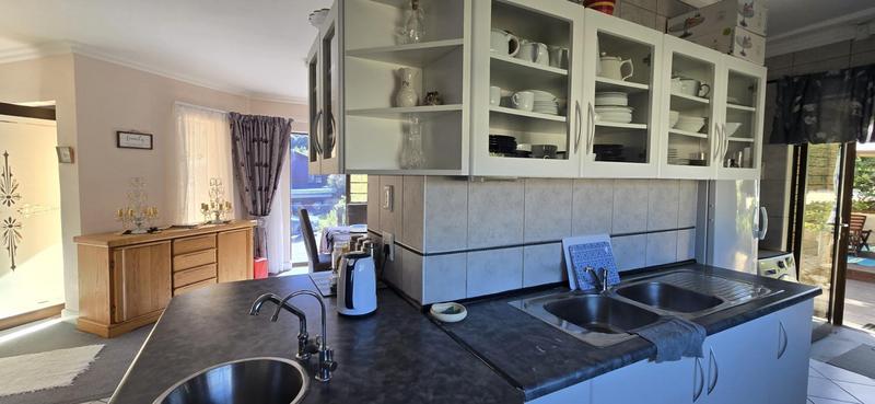 4 Bedroom Property for Sale in Glentana Western Cape